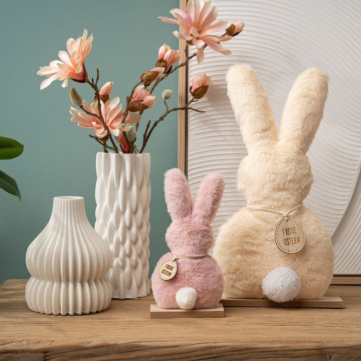 G. Wurm - Aufsteller Hase aus Plüsch auf Holzsockel