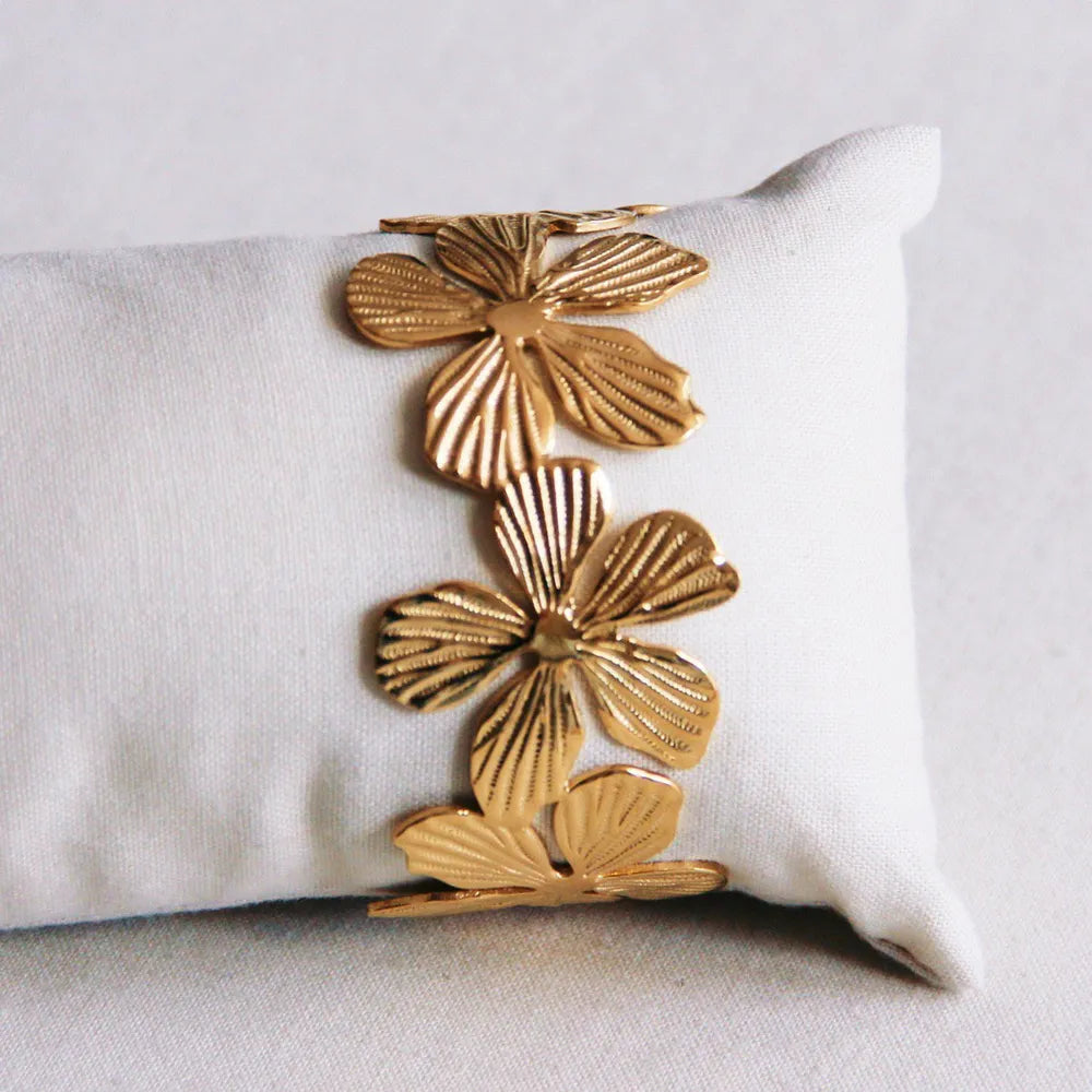 Bazou - Armreif XL Blumen - Gold