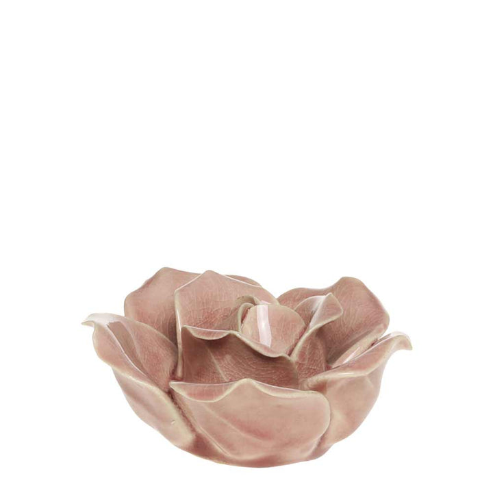 Eine Chic Antique - Blume Deko aus Keramik, die einer blühenden rosa Blume mit detaillierten Blütenblattformen und einer glänzenden Oberfläche ähnelt.