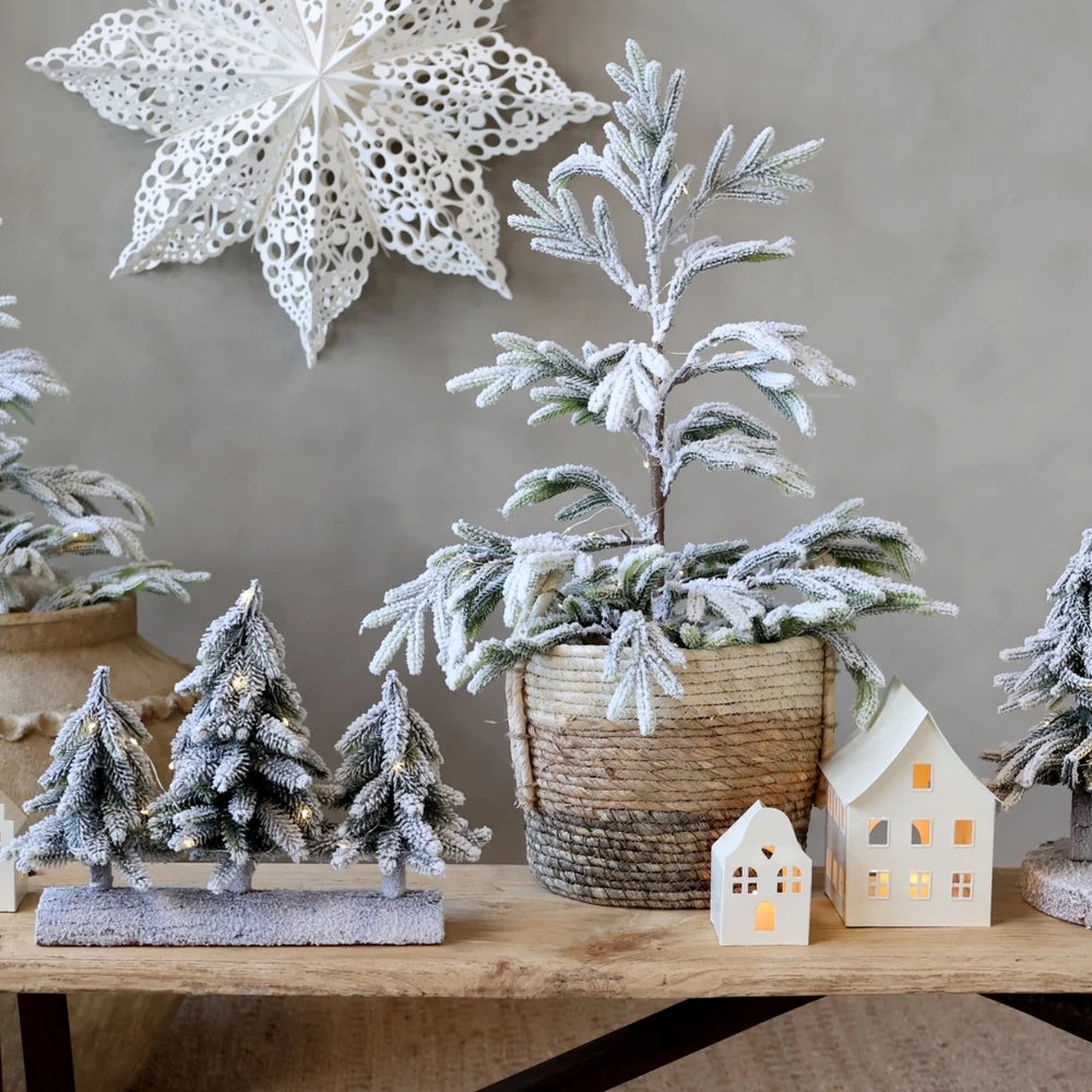 Chic Antique - Fleur Tannenbaum mit Schnee & LED inkl. Timer grün