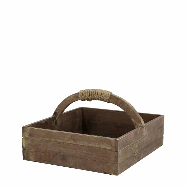 Der Chic Antique Kasten hat eine quadratische Form mit einem gebogenen, seilumwickelten Griff vor einem weißen Hintergrund.