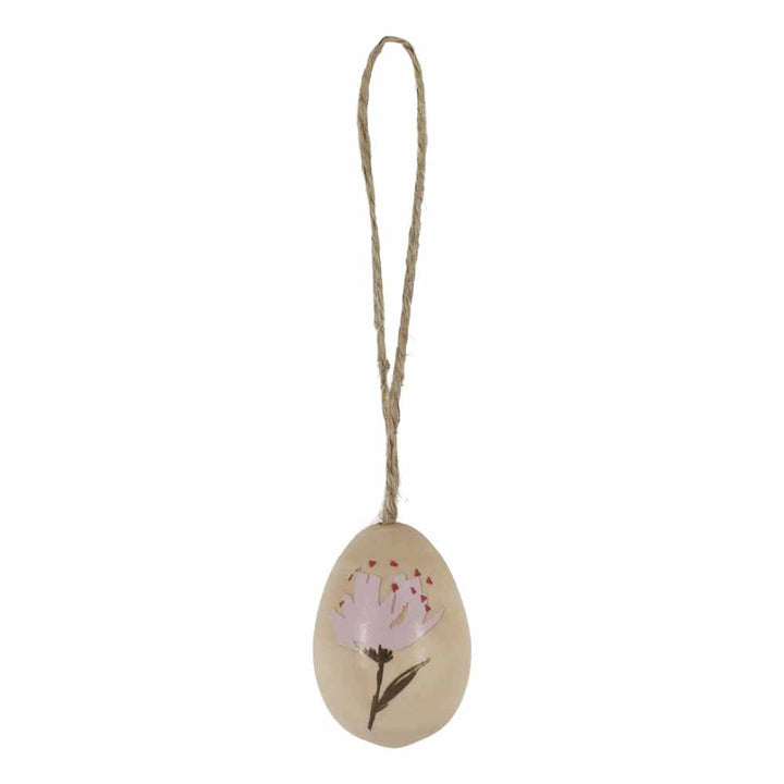 „Osterei in Holz mit Blumen“ von Chic Antique ist ein eiförmiges Ornament mit einem gemalten Blumenmuster auf beigem Untergrund.