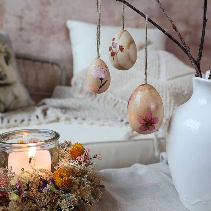 Chic Antique - Osterei in Holz mit Blumen