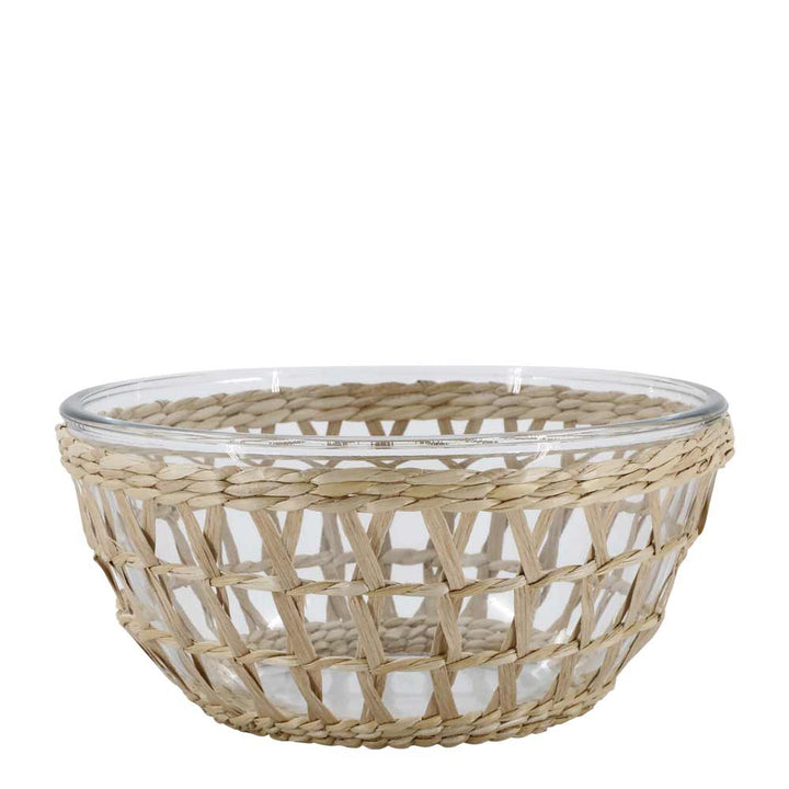 Die Chic Antique - Schüssel mit Flechtkorb ist eine durchsichtige Glasschale mit geflochtener Außenseite aus Korbgeflecht, runder Form und offener Oberseite.