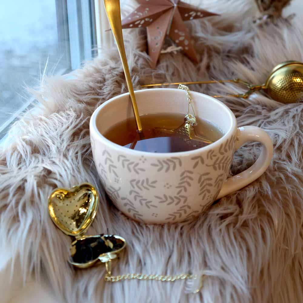 Chic Antique - Teesieb Herz mit Haken gold