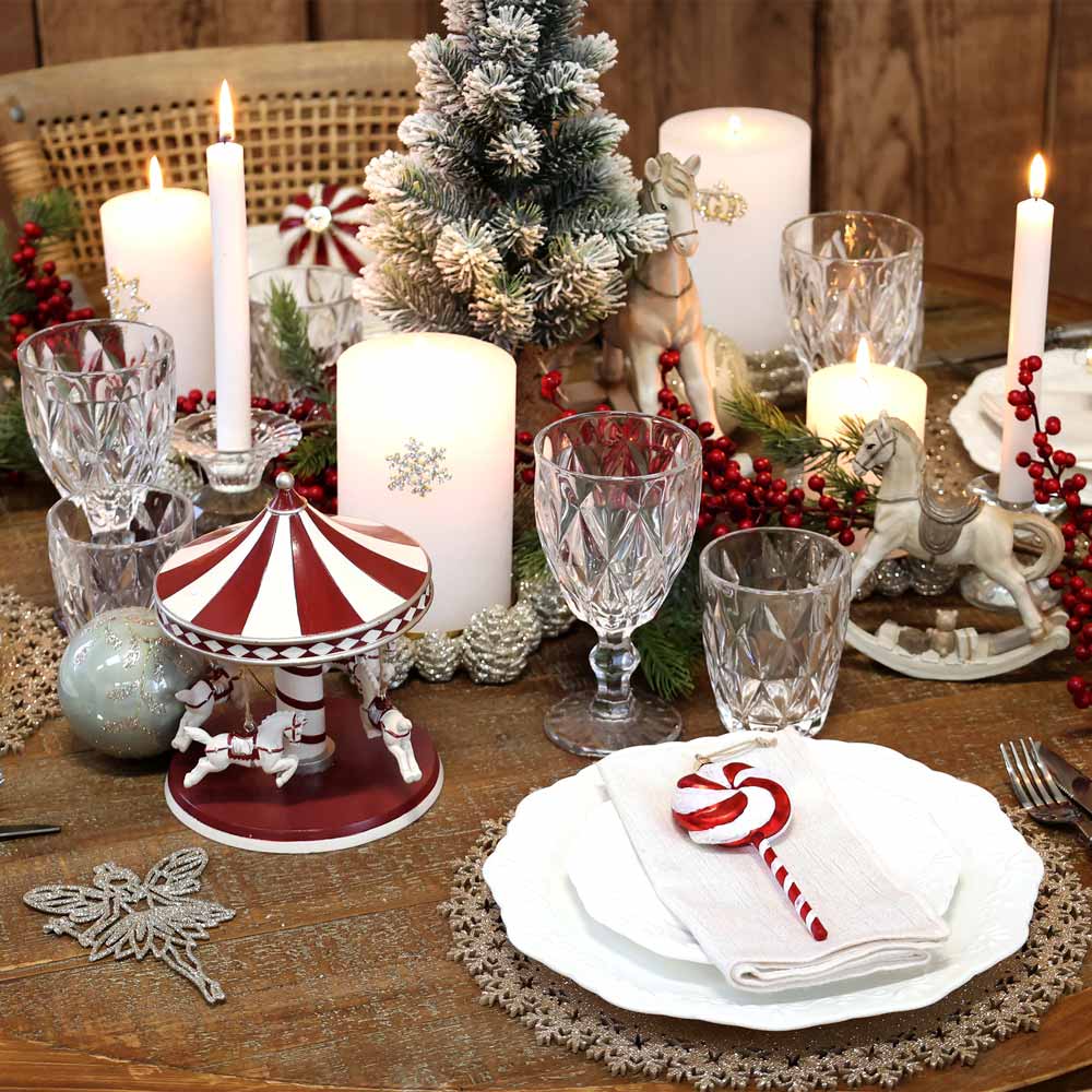 Chic Antique - Vintage Karussell mit Pferden