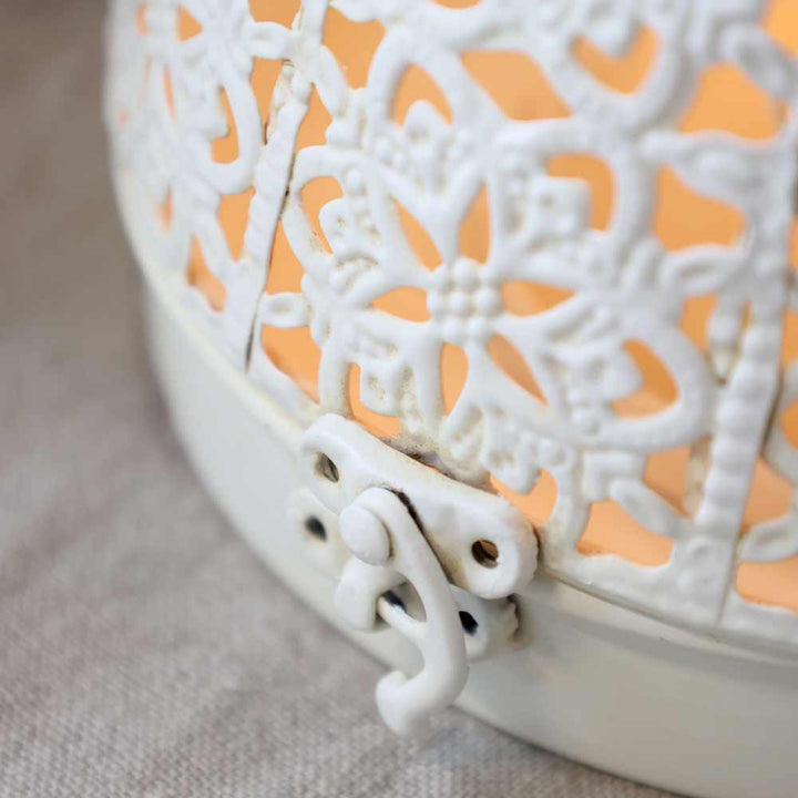 Chic Antique – Laterne mit Muster antique creme