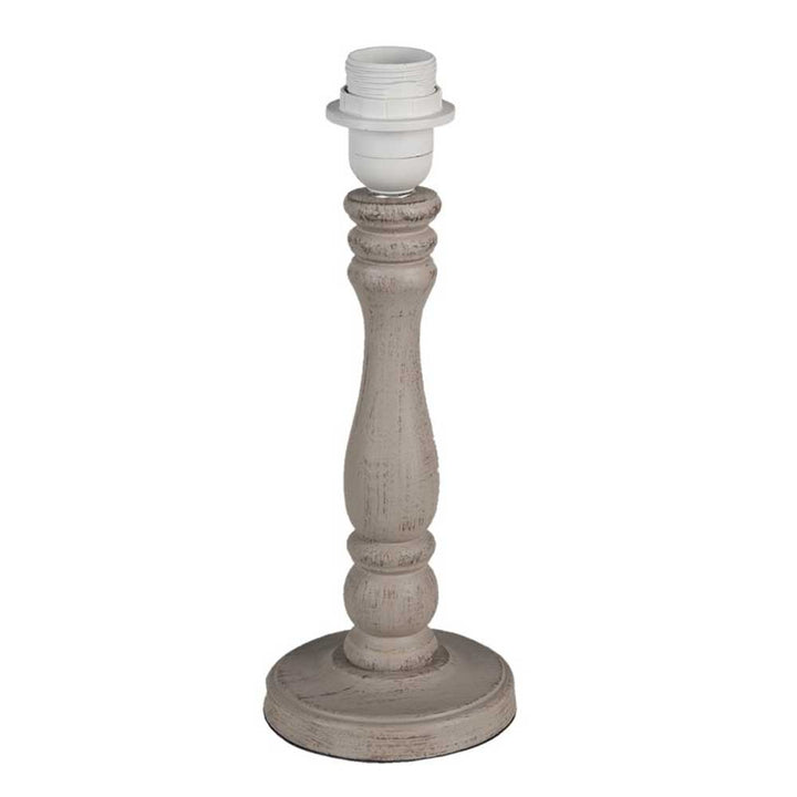 Der 31 cm hohe Lampenfuß von Clayre &amp; Eef ist ein brauner Tischlampenfuß aus Holz mit unbemaltem/verwittertem Finish und einer weißen Glühbirnenfassung an der Oberseite. Er wird ohne Lampenschirm verkauft.