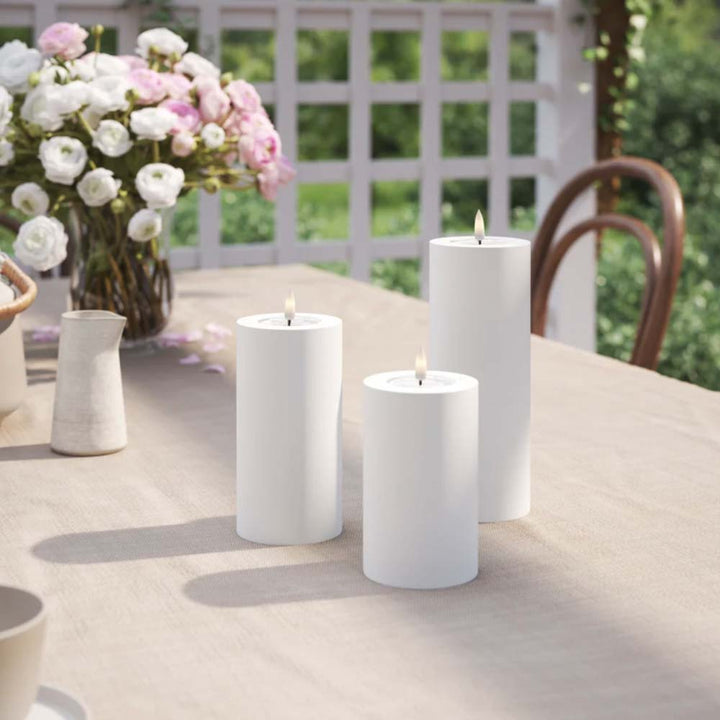Deluxe Homeart - Outdoor Stumpenkerze LED Weiß (10x10cm)