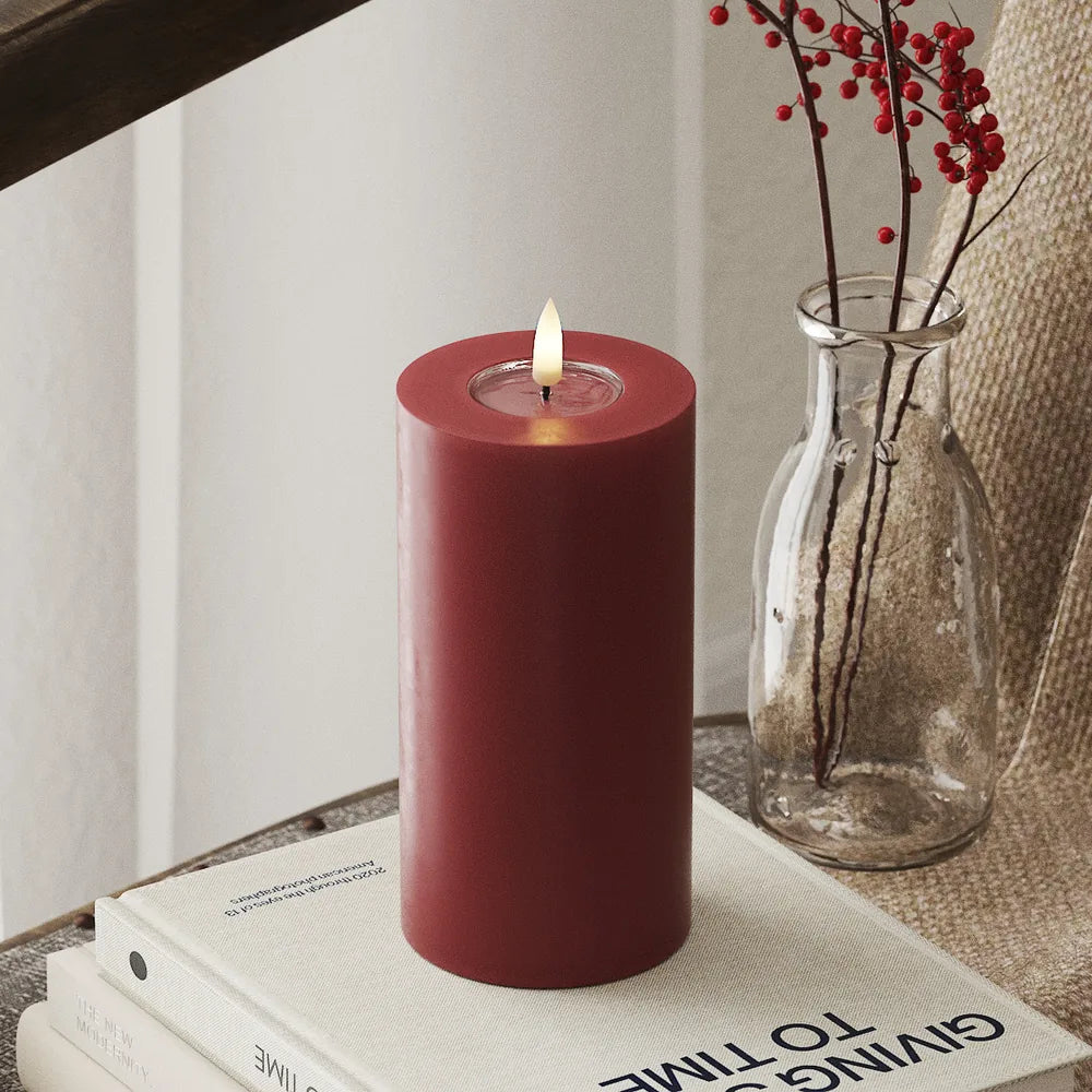 Deluxe Homeart - Stumpenkerze LED Bordeaux Rot (7,5 × 15 cm)