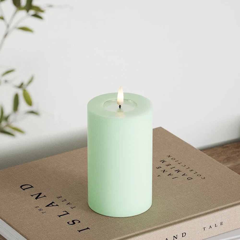 Deluxe Homeart - Stumpenkerze LED Mint (7,5x12,5cm)