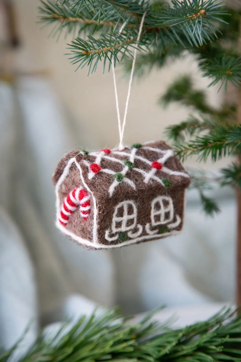 Gry & Sif - Großes Lebkuchenhaus mit Zuckerstange