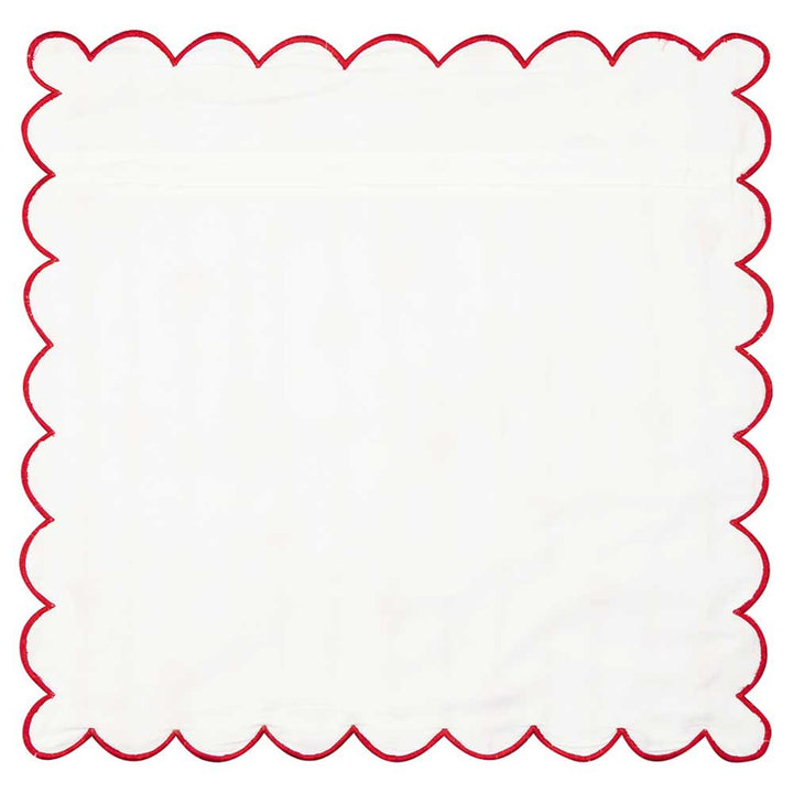 Ein GreenGate - Grace Kissenbezug white gewellter Rand 40x40 cm.