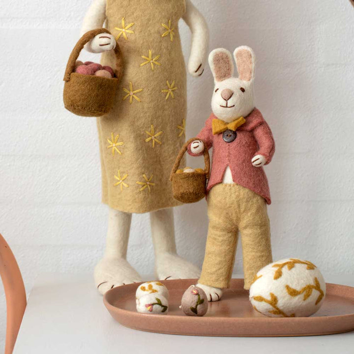 Gry & Sif - Hase Filz mit Fliege und Eierkorb