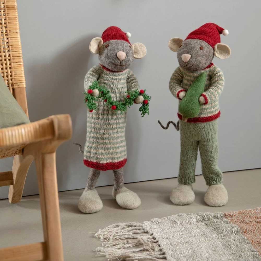 Gry & Sif - Maus Mädchen mit Girlande aus Filz