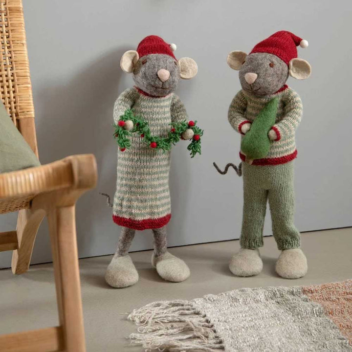 Gry & Sif - Maus Mädchen mit Girlande aus Filz