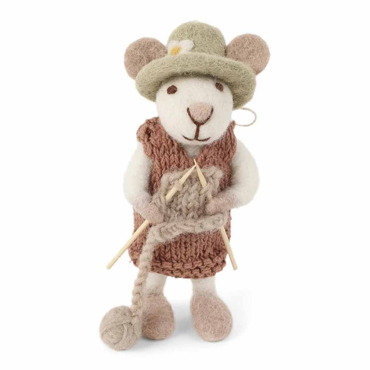 Ein handgefertigter Gry &amp; Sif - Maus Filz mit Hut Kleid &amp; Strickzeug aus staubrotem Strick mit Wolle.