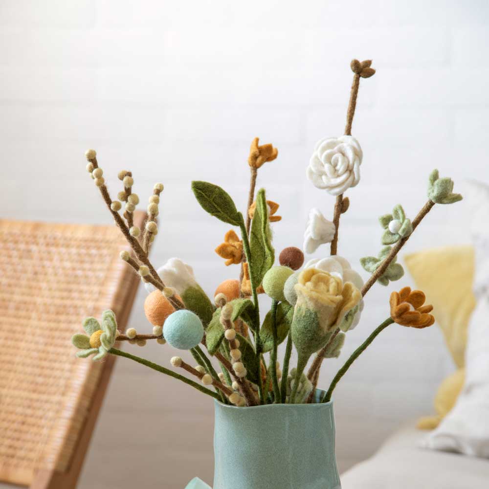 Gry & Sif - Zweig Filz mit Rosen