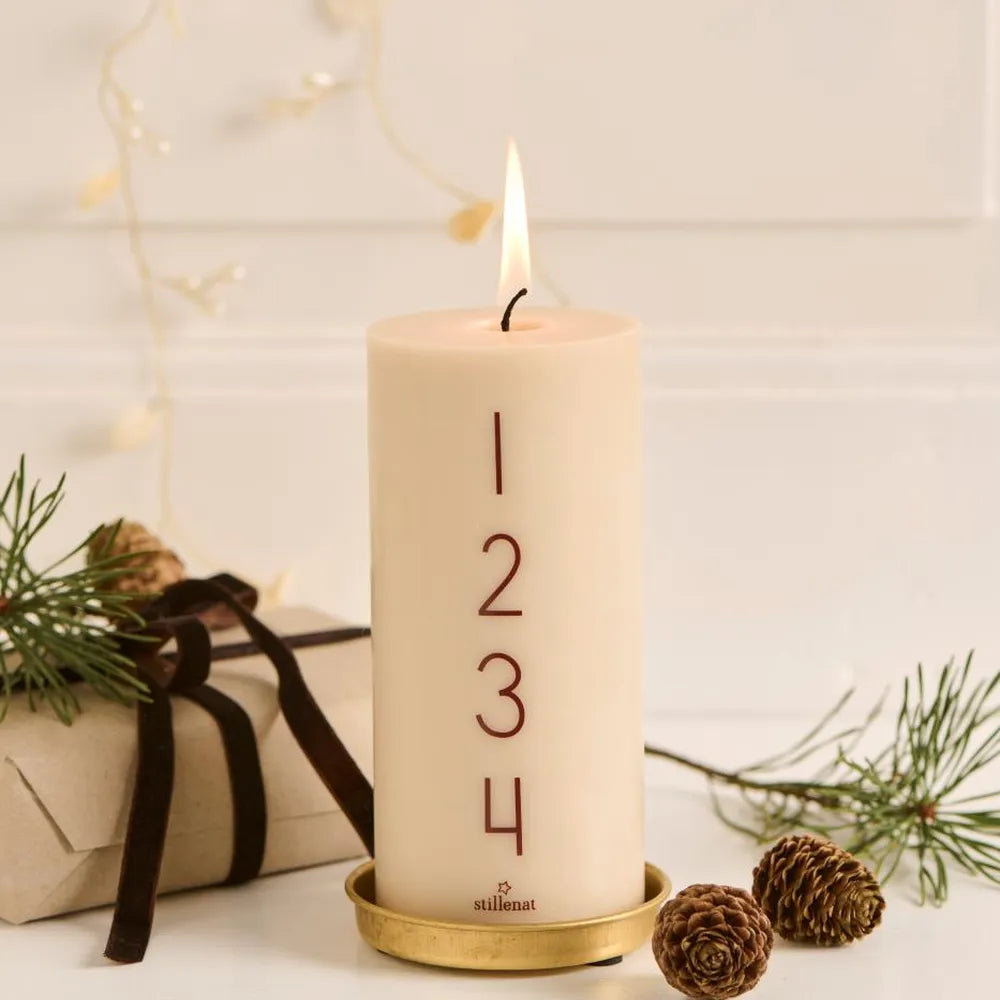 Ib Laursen - Adventskerze 1-4 graunatur mit rotbraunen Zahlen
