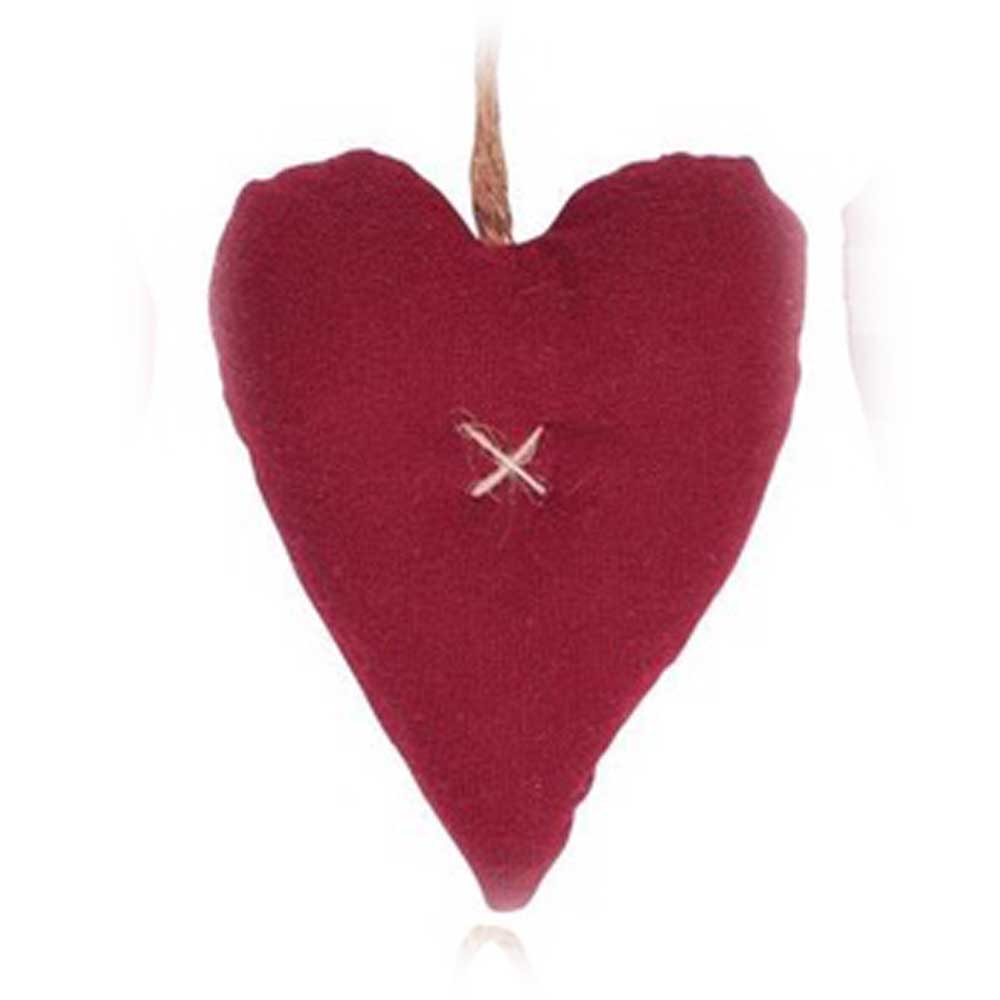 Ein Ib Laursen „Anhänger Herz Stoff My Nostalgic Christmas“-Ornament mit einem roten Stoffherz mit einem Kreuzstichdetail in der Mitte.