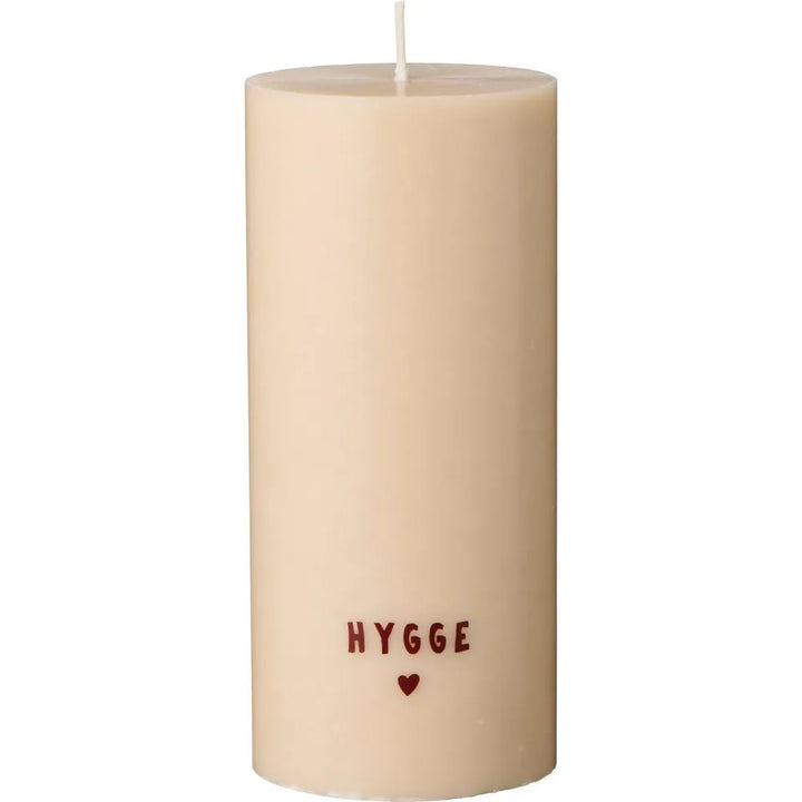 Ib Laursen - Stumpenkerze mit Hygge graunatur mit rustic brown Druck Stearin Nordisches Umweltzeichen