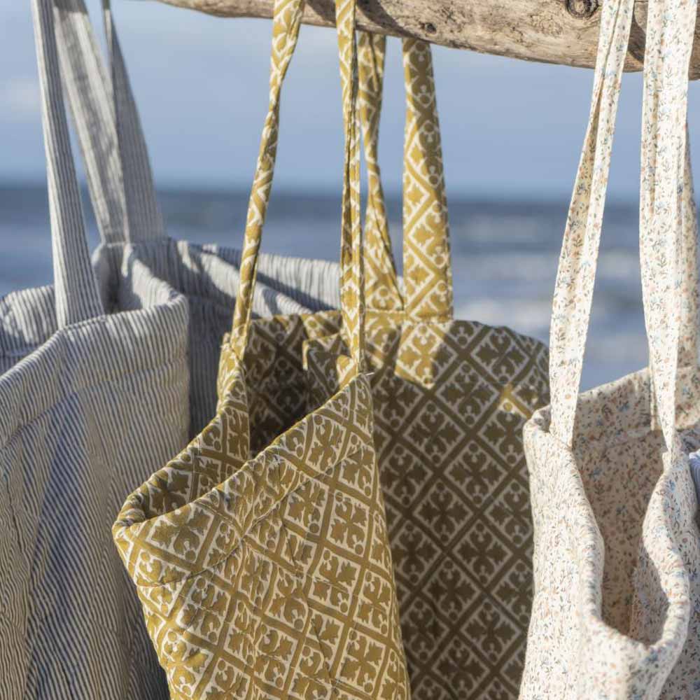 Ib Laursen - Tasche gesteppt weiß und blau gestreift