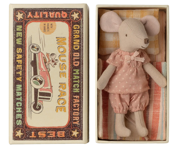 Maileg - Große Schwester Maus in Streichholzschachtel