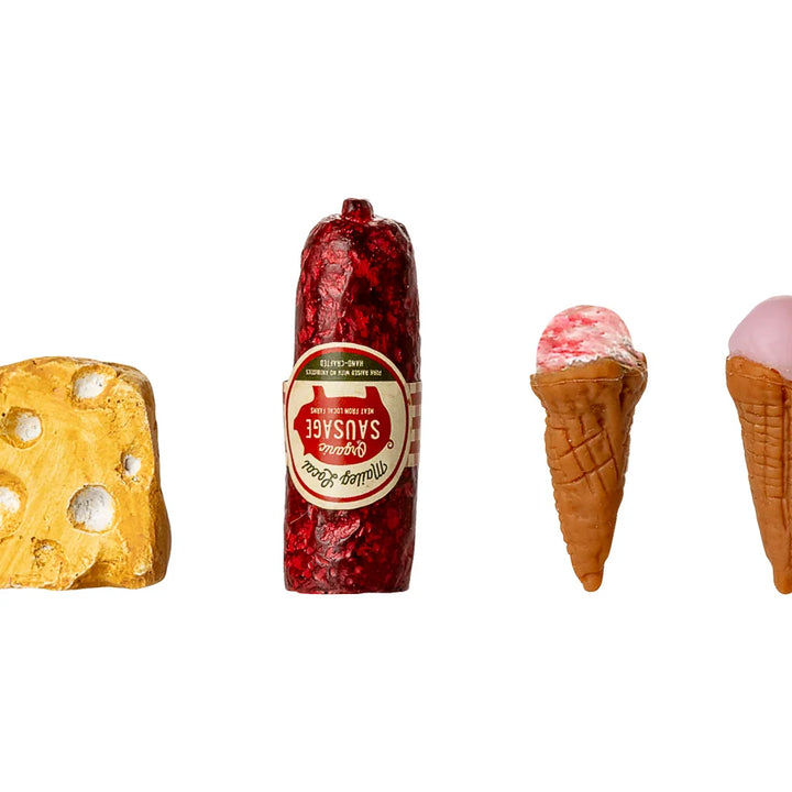 Maileg - Kühlschrank Maus Miniatur Metall mit Inhalt Off White