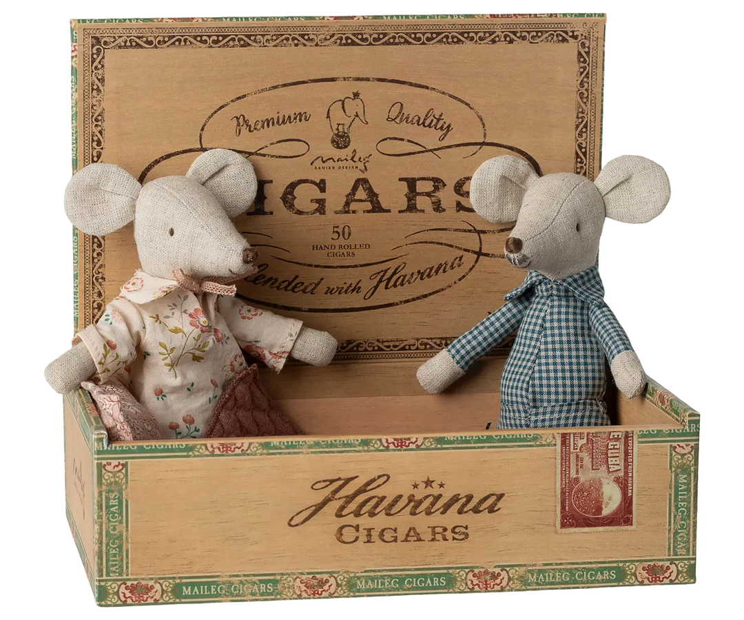 Maileg - Oma und Opa Mäuse in Zigarrenbox