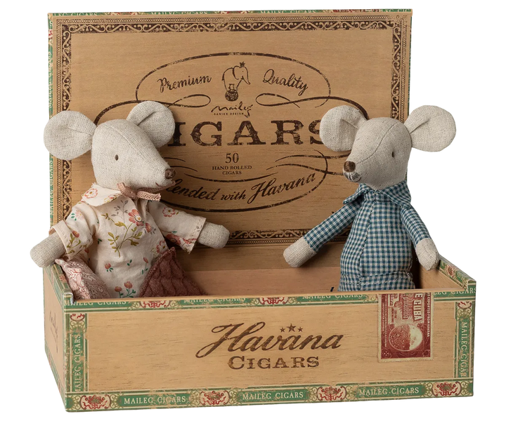 Maileg - Oma und Opa Mäuse in Zigarrenbox