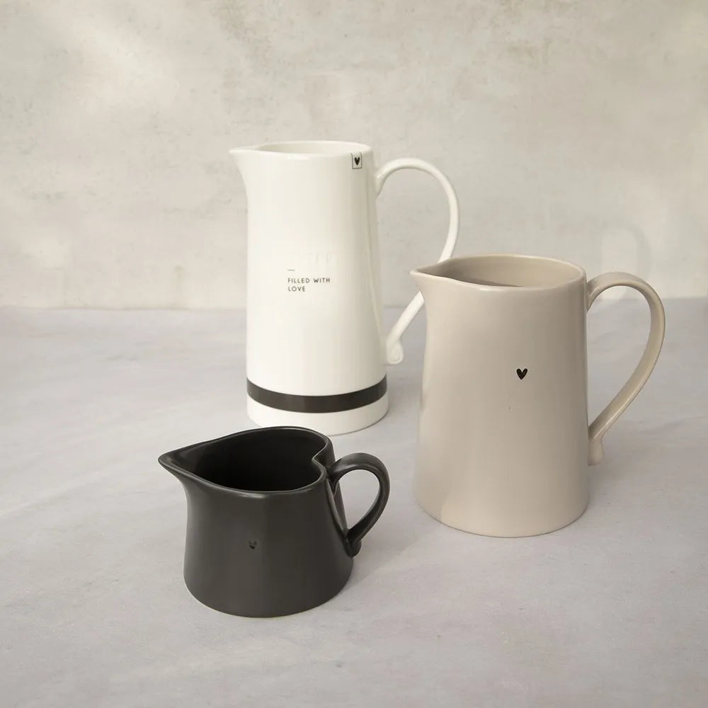 Bastion Collections - Milchkännchen Schwarz mit Herz