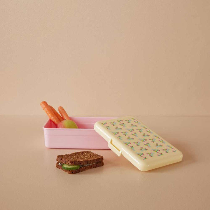 Rice - Brotdose Roller Skate Soft Pink