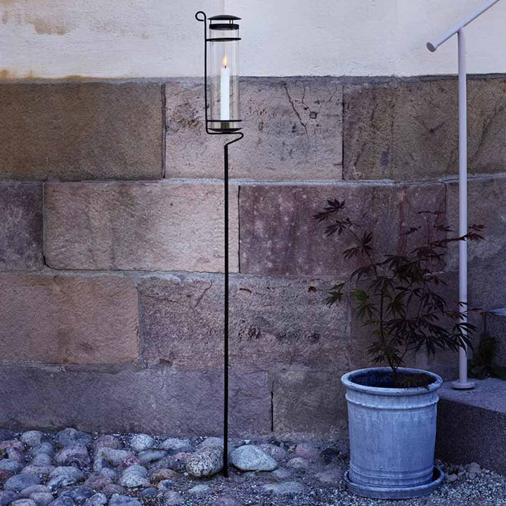 Strömshaga - Laterne Sonja auf Gartenspiess