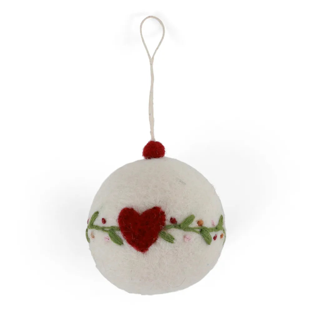 Gry & Sif - Weihnachtskugel - Weiß mit Herz & Girlande