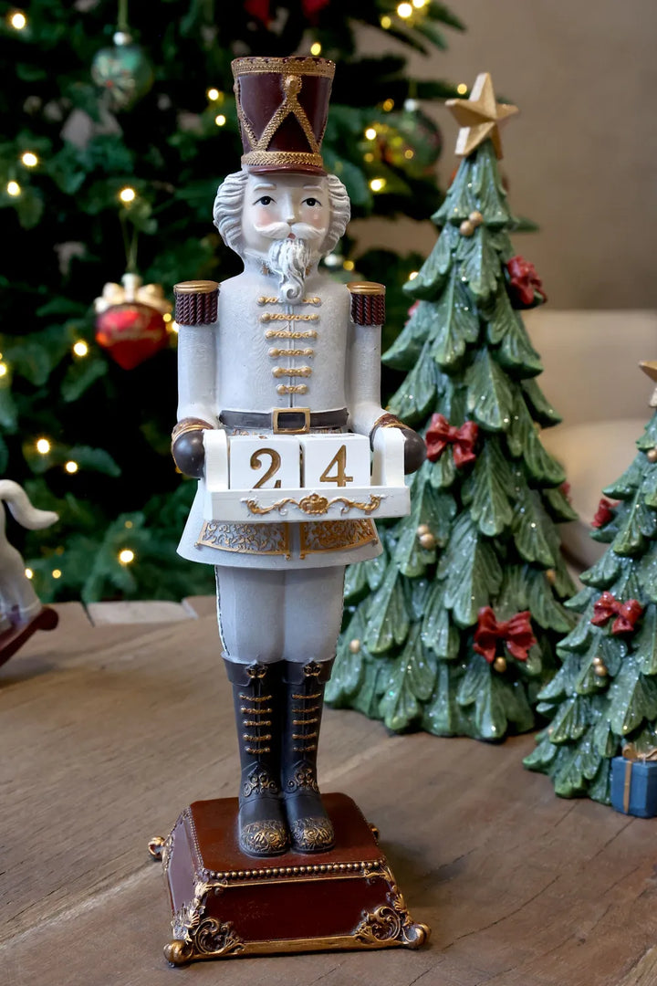Chic Antique Nussknacker Figur Blockkalender 31,5 cm
