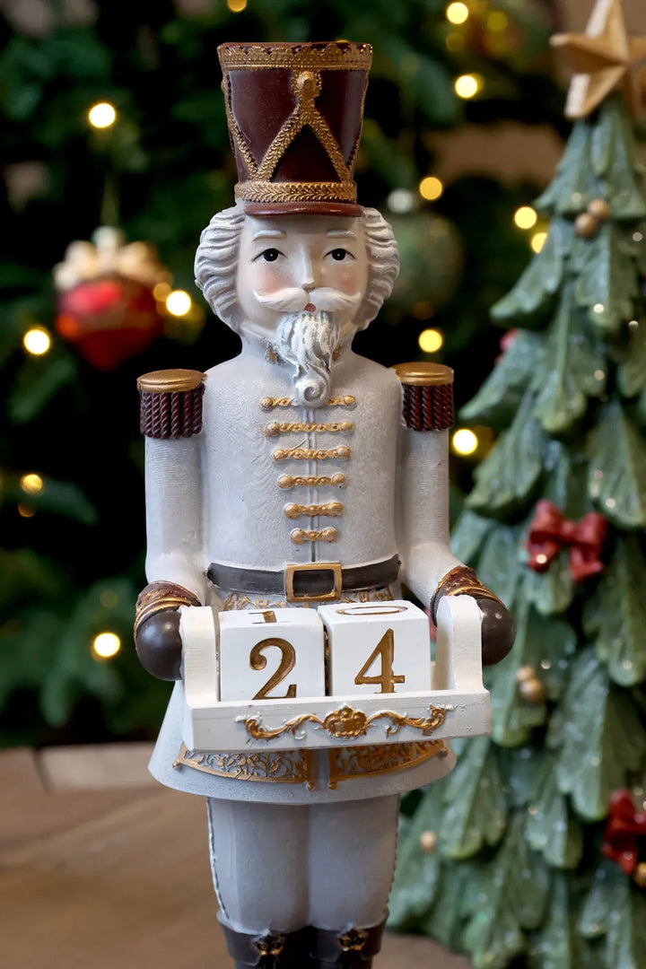 Chic Antique Nussknacker Figur Blockkalender 31,5 cm