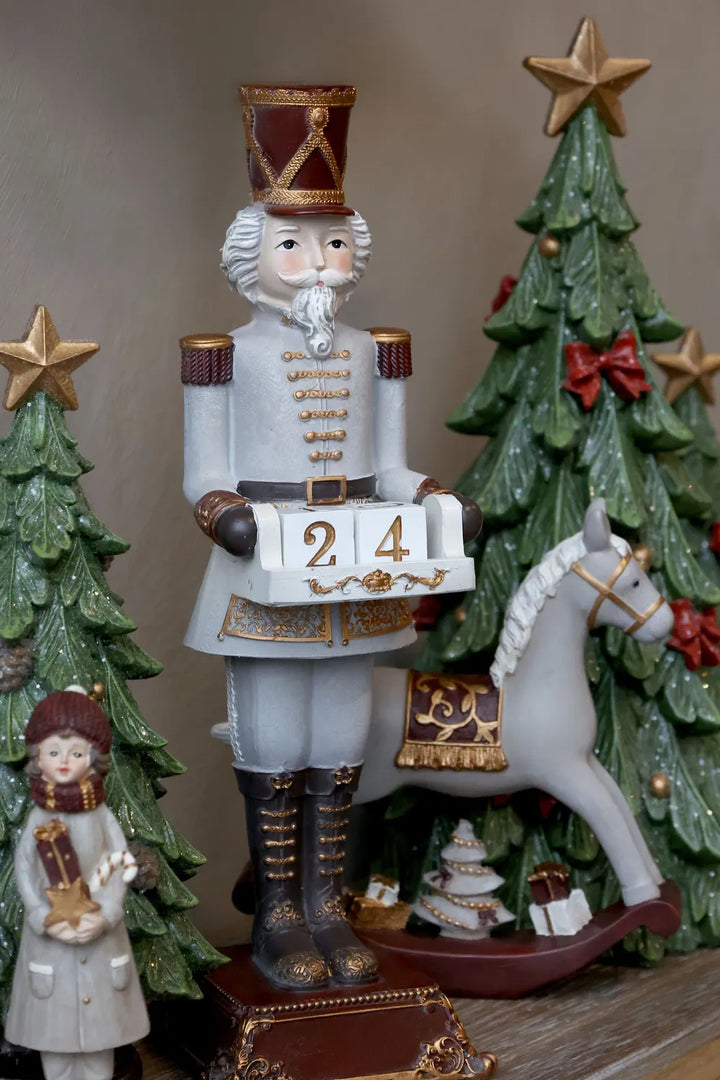 Chic Antique Nussknacker Figur Blockkalender 31,5 cm