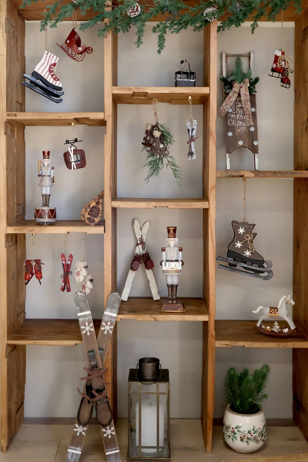 Chic Antique Weihnachtsdeko Ski Kiefernholz Vintage