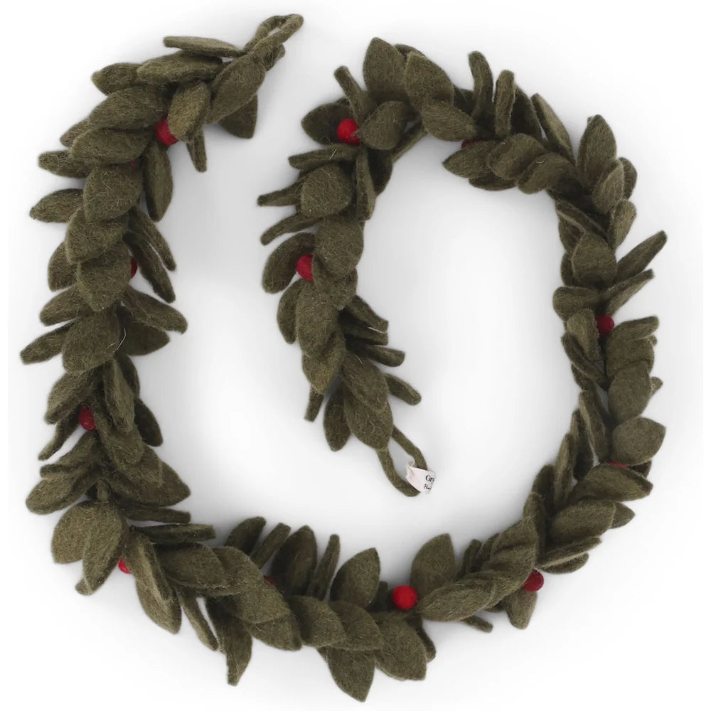 Gry & Sif – Girlande mit roten Beeren