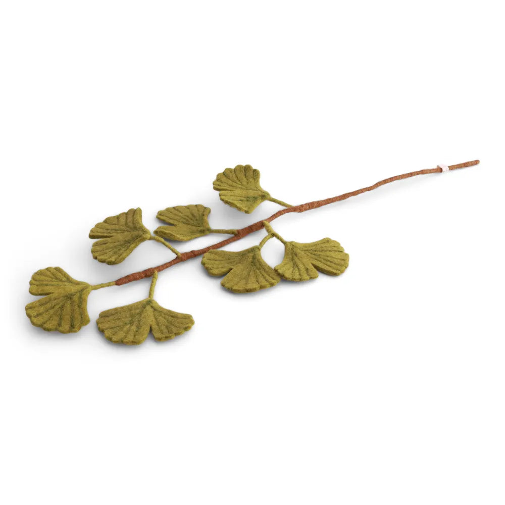 Gry & Sif Ginkgo Biloba Zweig aus Filz in Grün