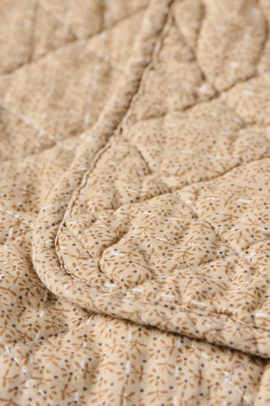 Ib Laursen - Quilt beige mit kleinen braunen Blumen