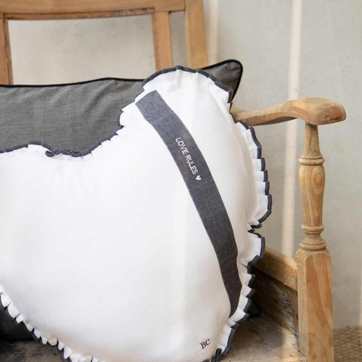 Bastion Collections – Kissen Herzform mit Füllung Follow Your Heart