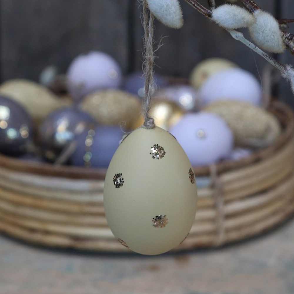 Chic Antique - Osterei gelb-beige mit Gold Glimmer Punkte