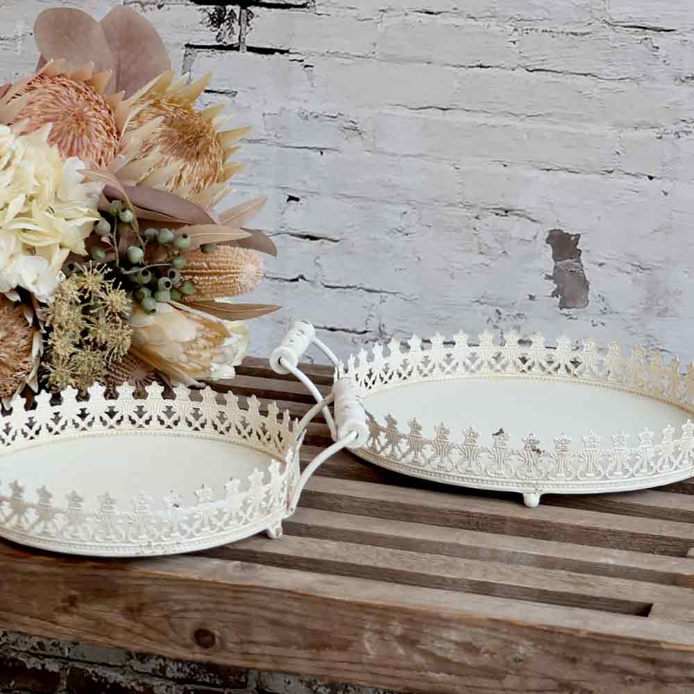 Chic Antique - Tablett mit Henkel und Dekorkante antique creme