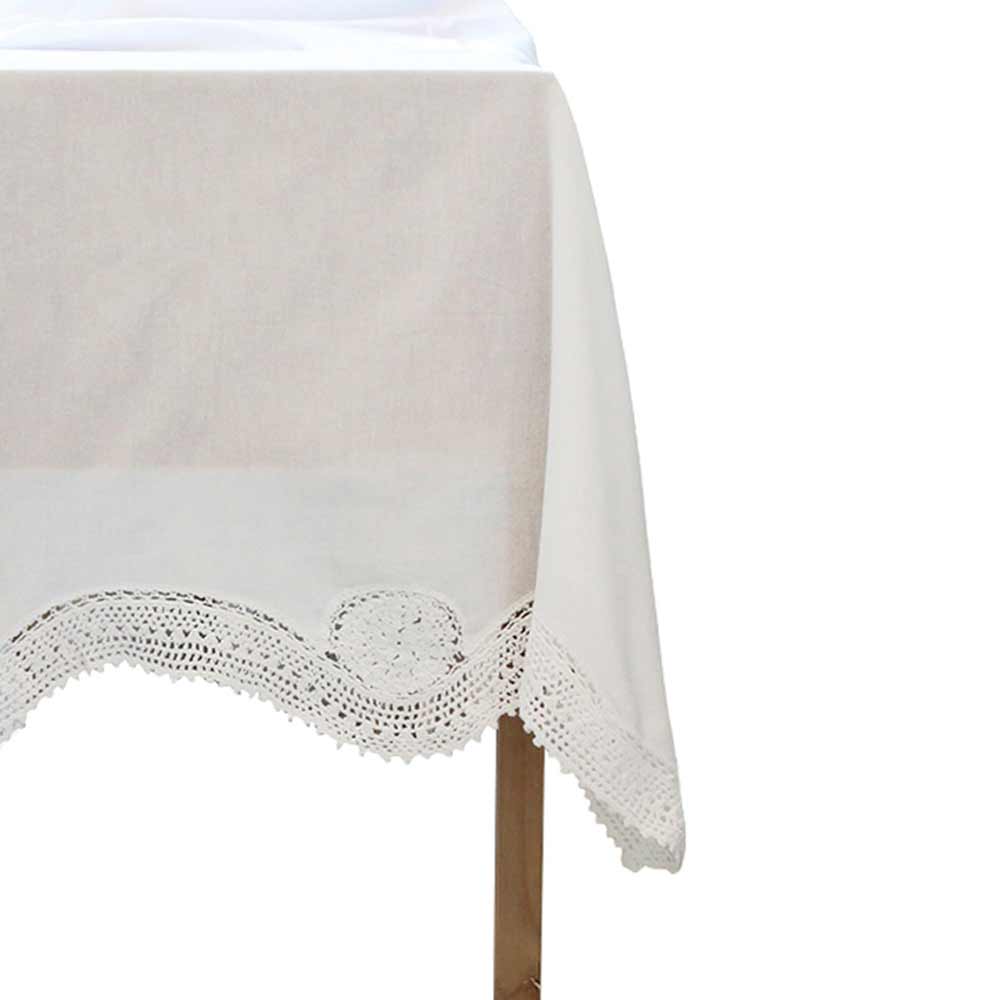 Chic Antique - Tischdecke mit gehäkelter Kante