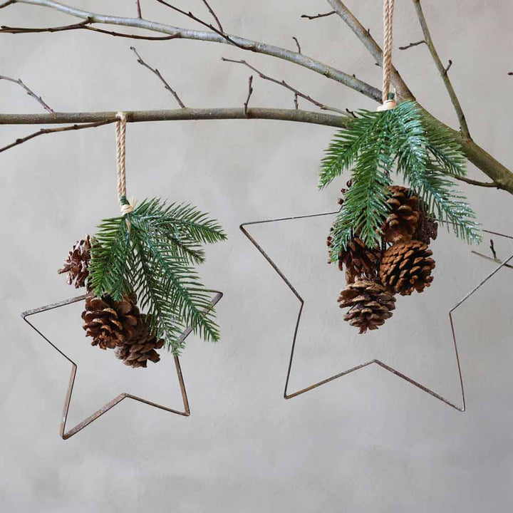 Chic Antique - Fleur Stern mit Zapfen und Zweigen