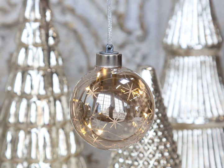Chic Antique - Weihnachtskugel Stern-Schliff mit LED