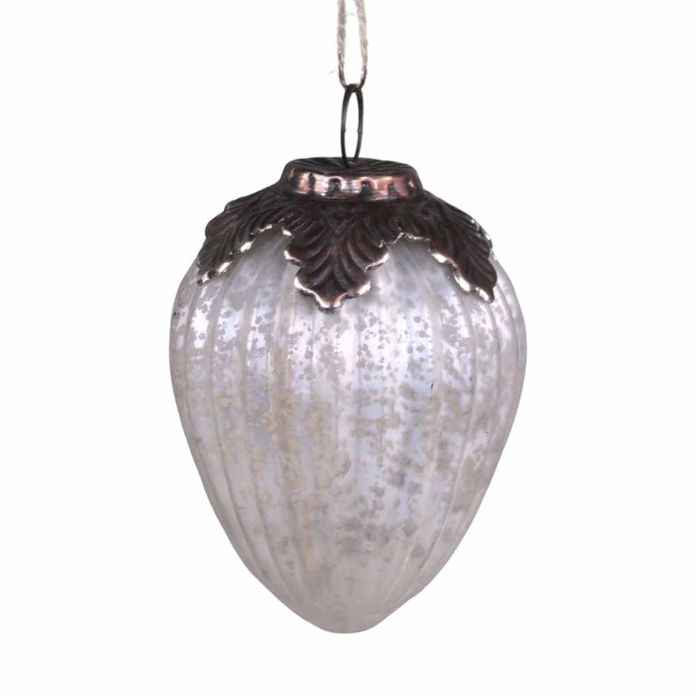 Chic Antique - Weihnachtskugel mit Dekor bauernsilber