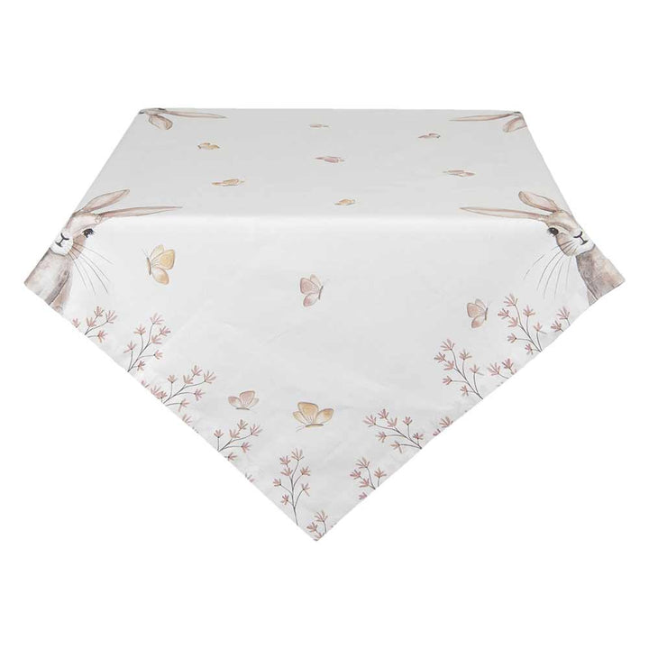 Eine weiße Tischdecke von Clayre & Eef mit einem Kaninchen darauf.