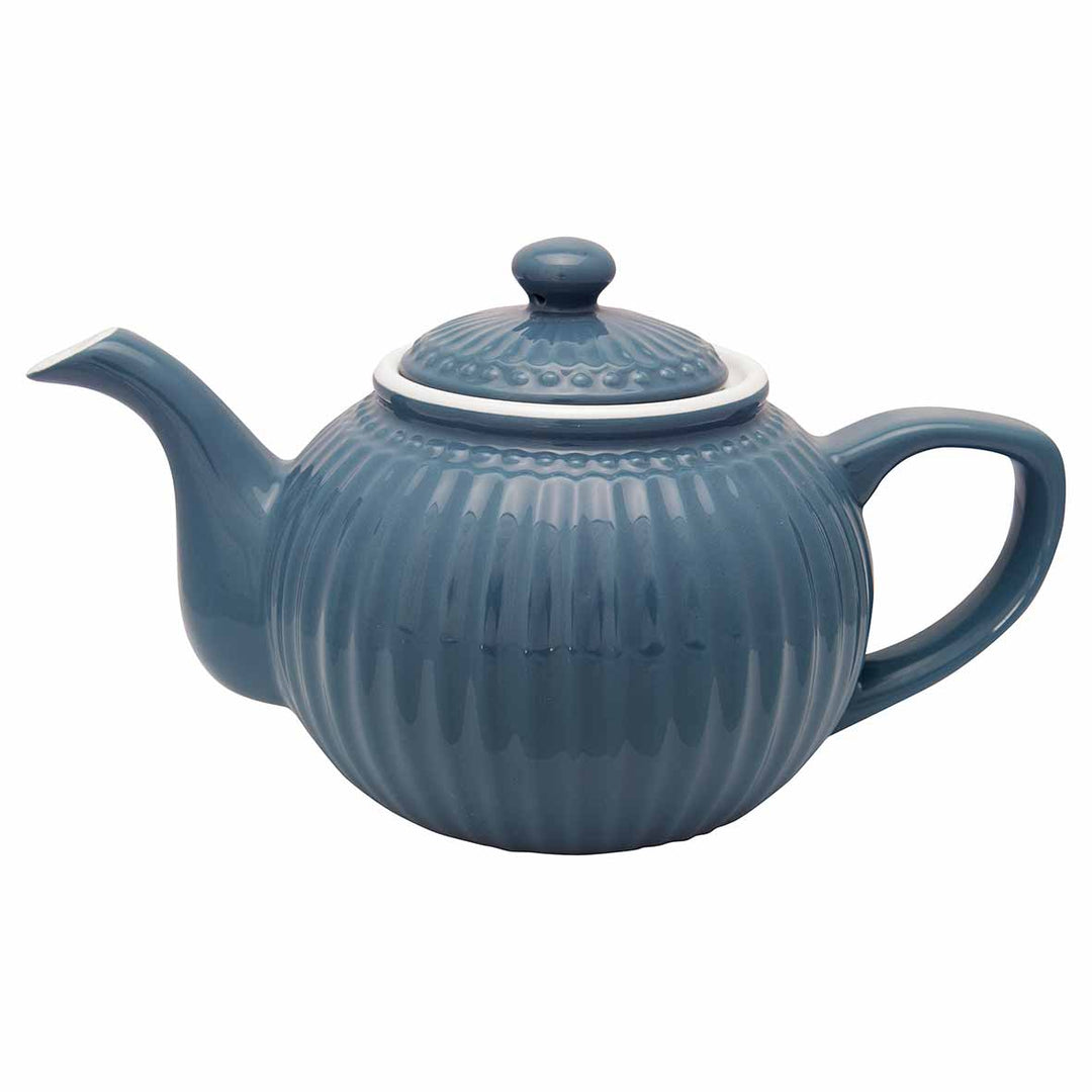 GreenGate - Alice Teekanne mit geripptem Design und abgerundetem Deckel, isoliert auf weißem Hintergrund.
